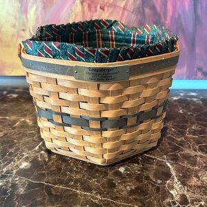 Longaberger Christmas Collection Basket - Tan and Green